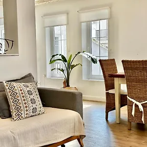 Old Town Modern Flat, 4 Minutes From - Eaw Homes Marbella